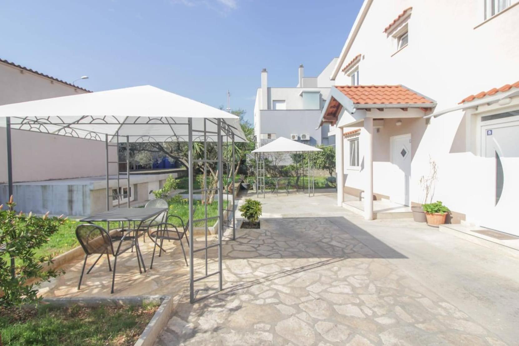 Ferienwohnung Pool House Luka Zadar Exterior foto